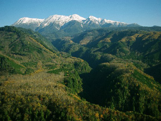 御嶽山と溶岩流跡