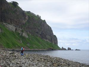 海岸トレッキングを楽しむ方や知床岳や知床岬へ向かう際にも歩くルートとなっています。