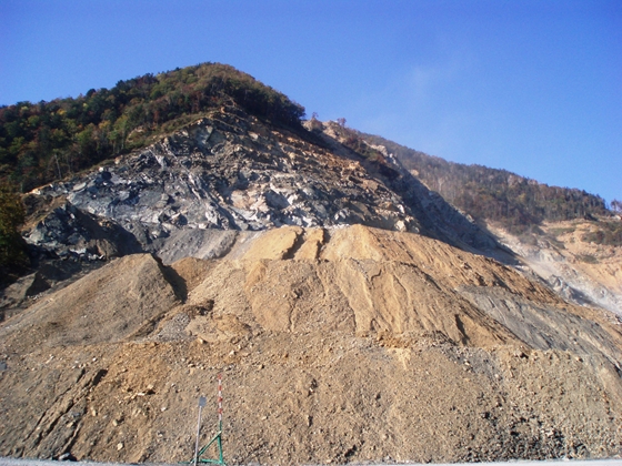 岩内岳かんらん岩採石場