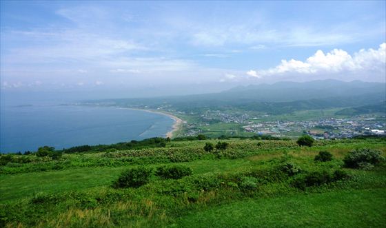 夷王山から望む上ノ国町と日本海