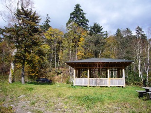森水広場の休憩施設
