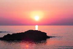 日本の夕陽100選に選定された黄金岬からの夕陽