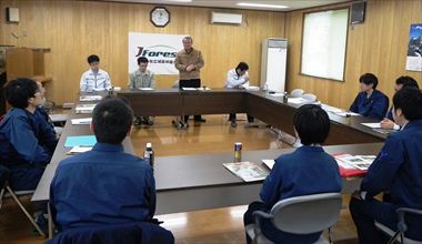 挨拶する小坂代表理事組合長