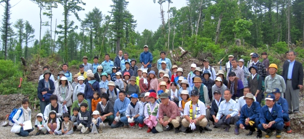 北海道森林管理局/「遊々の森」協定~「ぶんぶんの森」で植樹会