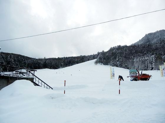 阿寒湖畔野外スポーツ地域として、レクリエーションの森を設定している国設阿寒湖畔スキー場です