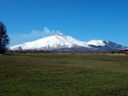 北軽井沢から望む春の浅間山