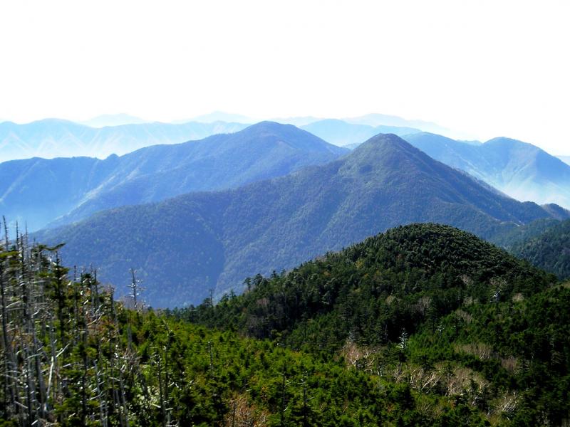 三宝山から甲武信岳
