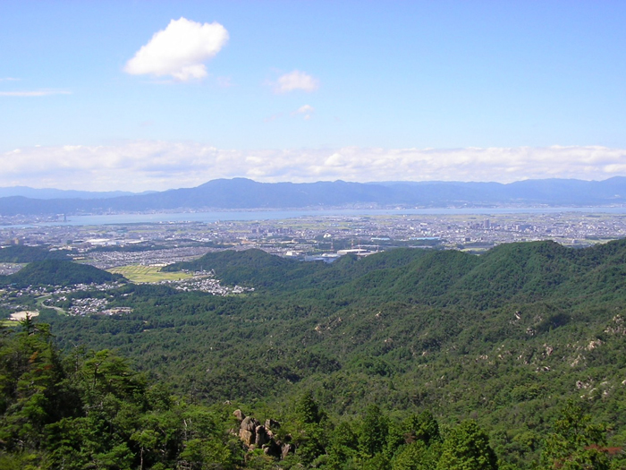 天狗岩から大津・草津市内と琵琶湖・比叡山