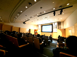 シンポジウム会場の様子