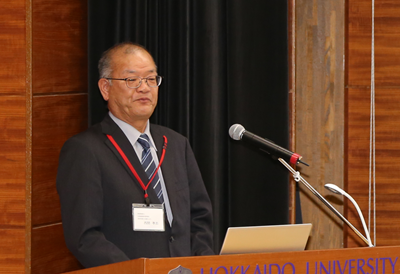 特別発表を行う西間森林技術普及専門官