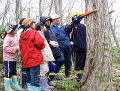 輪尺を手に気分は森林官