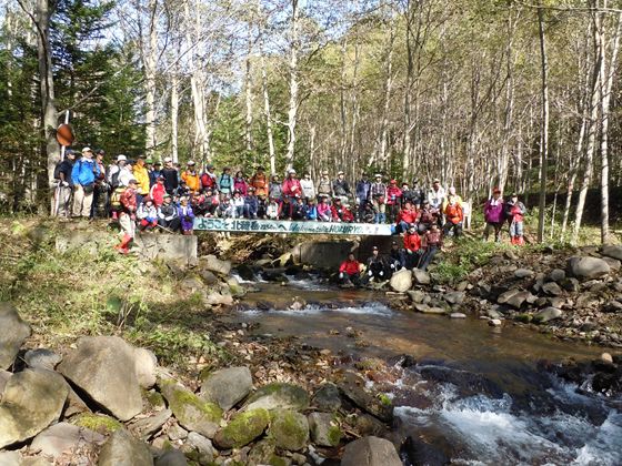 登山口での記念撮影