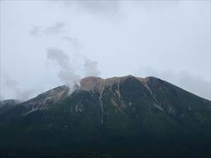 雌阿寒岳の噴煙