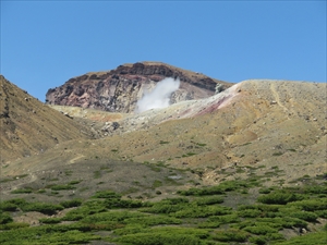 雌阿寒岳の頂上