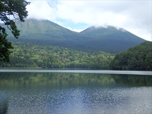 湖面の秋の気配