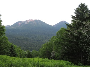 雌阿寒岳と阿寒富士