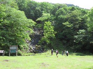 湯の滝周辺での様子