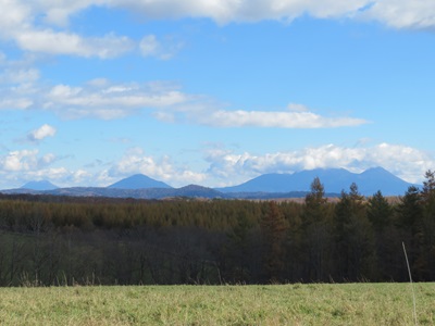 雄阿寒岳、フップシ岳、雌阿寒岳、阿寒富士の様子