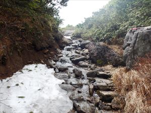 第一・第二雪渓間の小沢