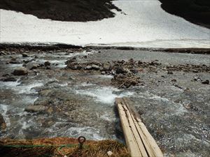 赤石川の水量は徐々に減少