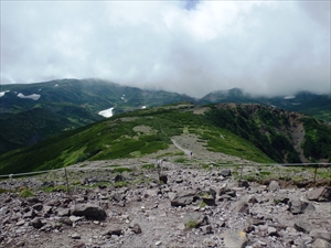 山頂から石室方面