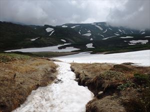 赤石川周辺の残雪状況です。