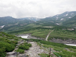 黒岳山頂から石室の間