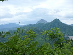 左から余市岳、定山渓天狗岳、小天狗岳です。