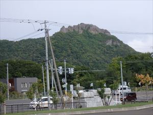 本日は八剣山で注意看板の設置を行いました。