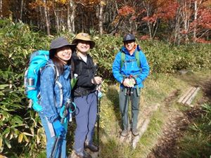 入山者の方々と、登山中のトイレ事情などのお話しをしました。