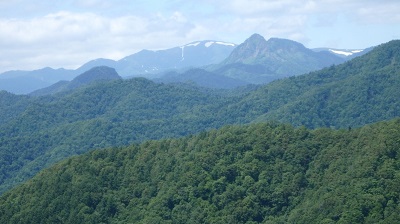 山頂から見た余市岳、定山渓天狗岳