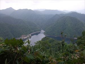 同じく山頂手前から見たさっぽろ湖(定山渓ダム)