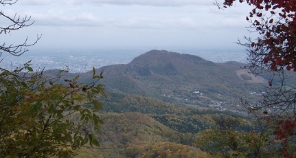 中腹から見える藻岩山