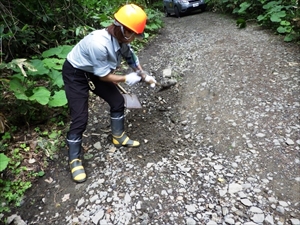 林道の悪路部分の補修