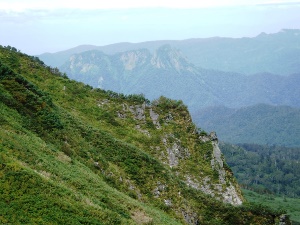 山頂から見た定山渓天狗岳