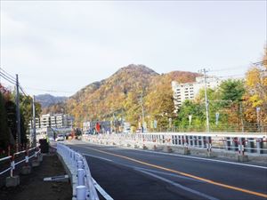 国道230号線から見た全景です。