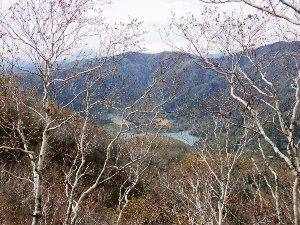 第二見晴台手前から見えるオコタンペ湖の様子