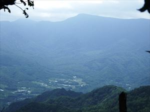 無意根山、恵庭岳等は霞んで見えにくくなっていました。