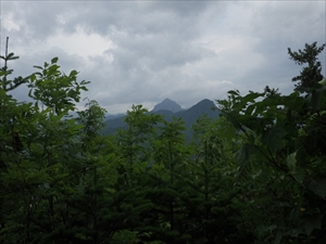 見晴台から見た小天狗岳（手前）、定山渓天狗岳（奥）