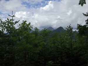 見晴台から見た定山渓天狗岳（奥）、小天狗岳（手前）