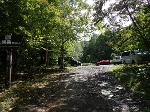 札幌岳冷水沢コースの駐車スペース