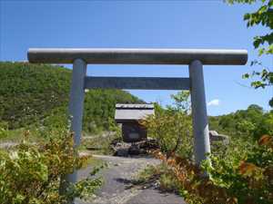 イワオヌプリ歩道入口にある鳥居