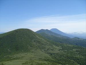 シャクナゲ岳山頂より