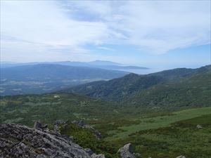 日本海と狩場山方面