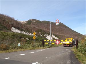 道道58号線（エコーライン）花園温泉郷～五色温泉付近は10月19日（月曜日）11時で冬期通行止めになりました。