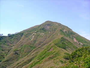 7合目付近より山頂の様子