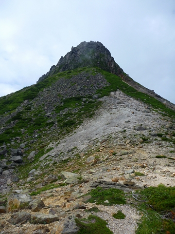 硫黄山分岐第三火口まで来ました