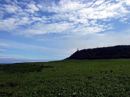 巡視の最終地点の知床岬灯台まであと少しの地点です