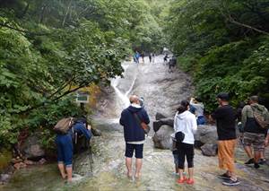 カムイワッカ湯の滝