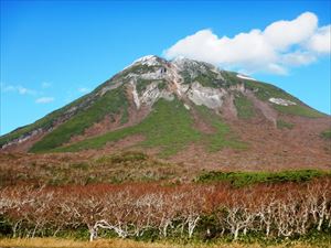 知床峠から、午後の羅臼岳。